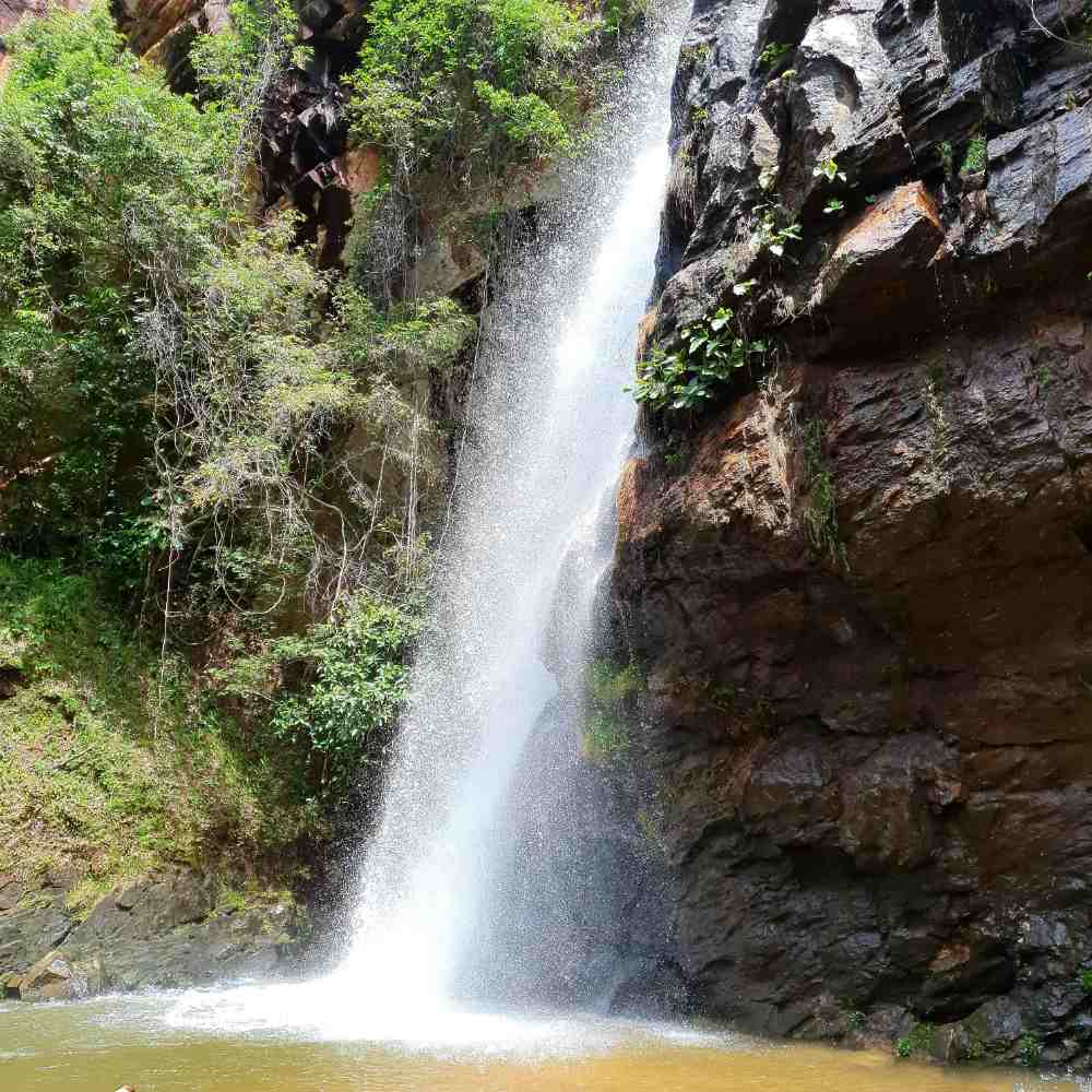 Cachoeira das Andorinhas vazia