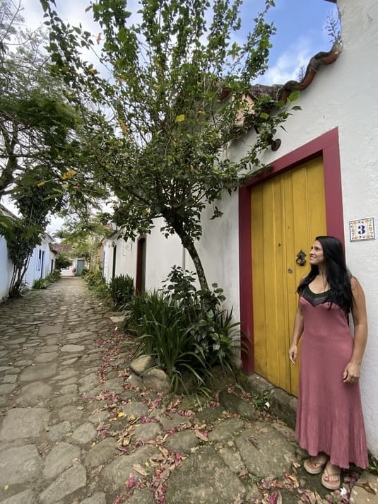 Casas com portas coloridas na charmosa Paraty