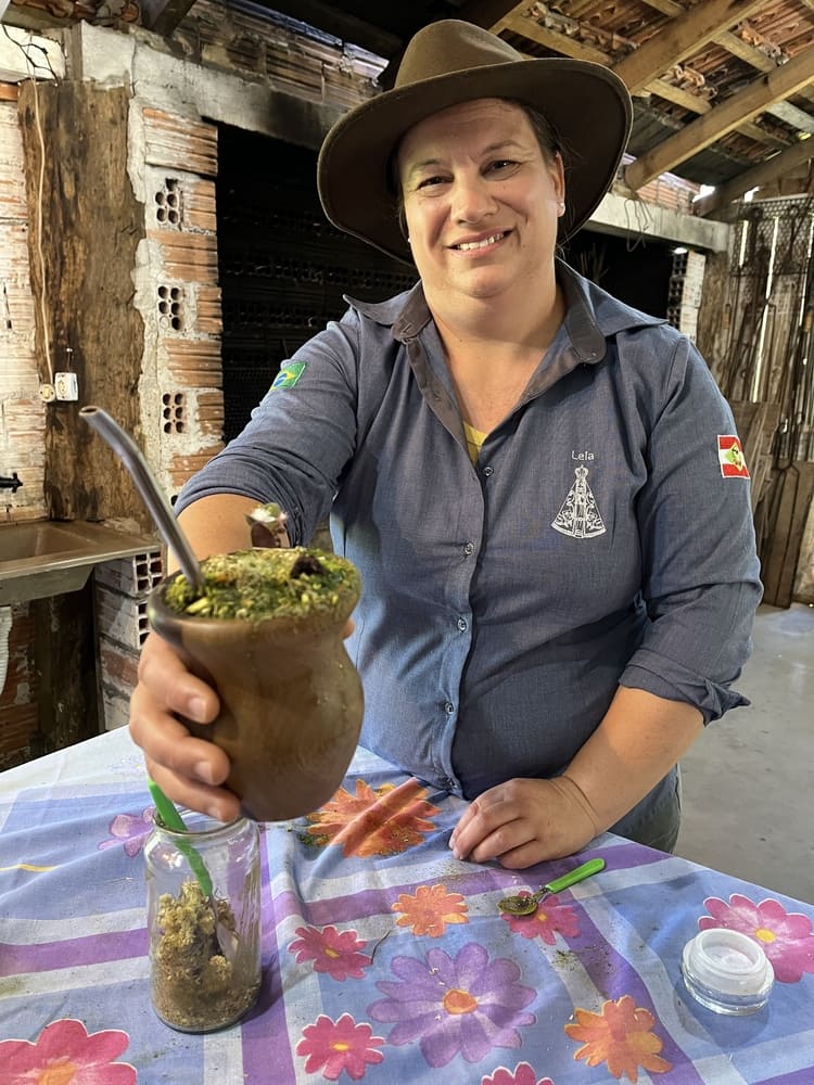 A Marileia nos ensinou a fazer Chimarrão Formigueiro